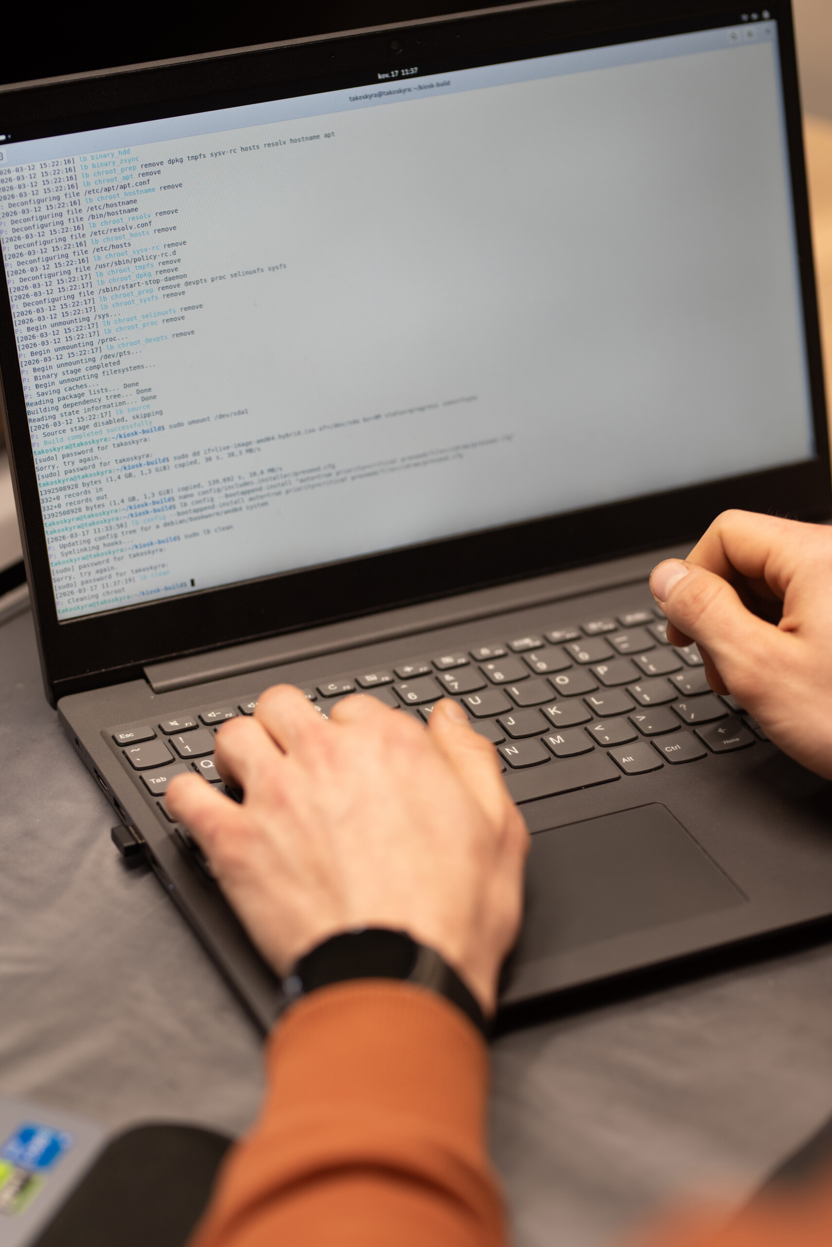 OS ir duomenų bazių administravimo bei programinio kodo kūrimo neformaliojo profesinio mokymo programa